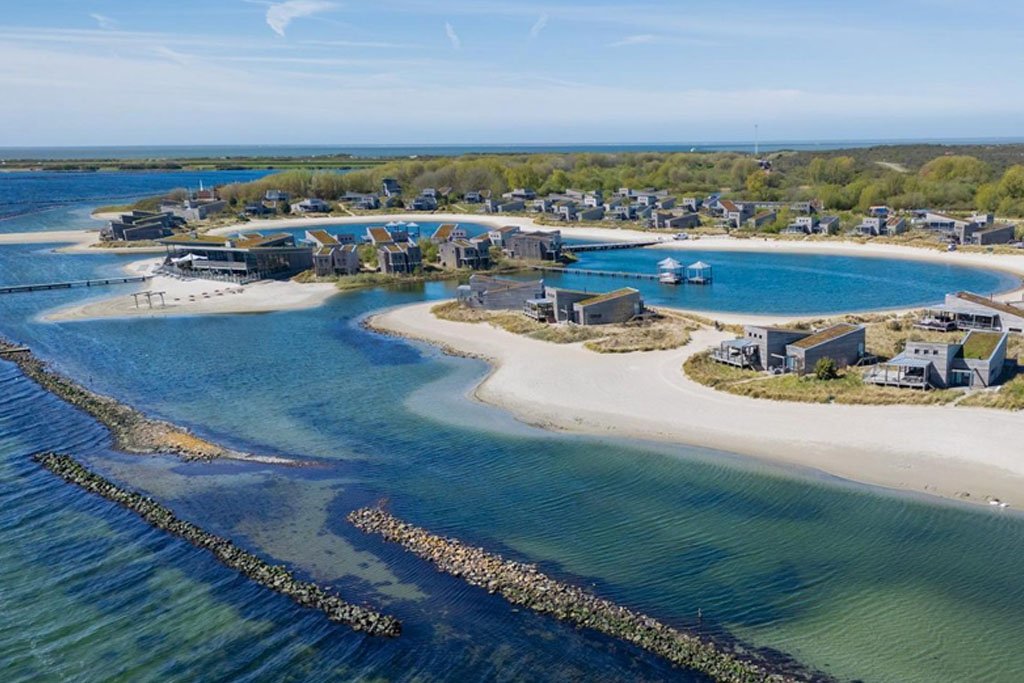 Beach Resort Punt West lies on the Zeeland coast, within reach of travelers arriving by ferry to Rotterdam.