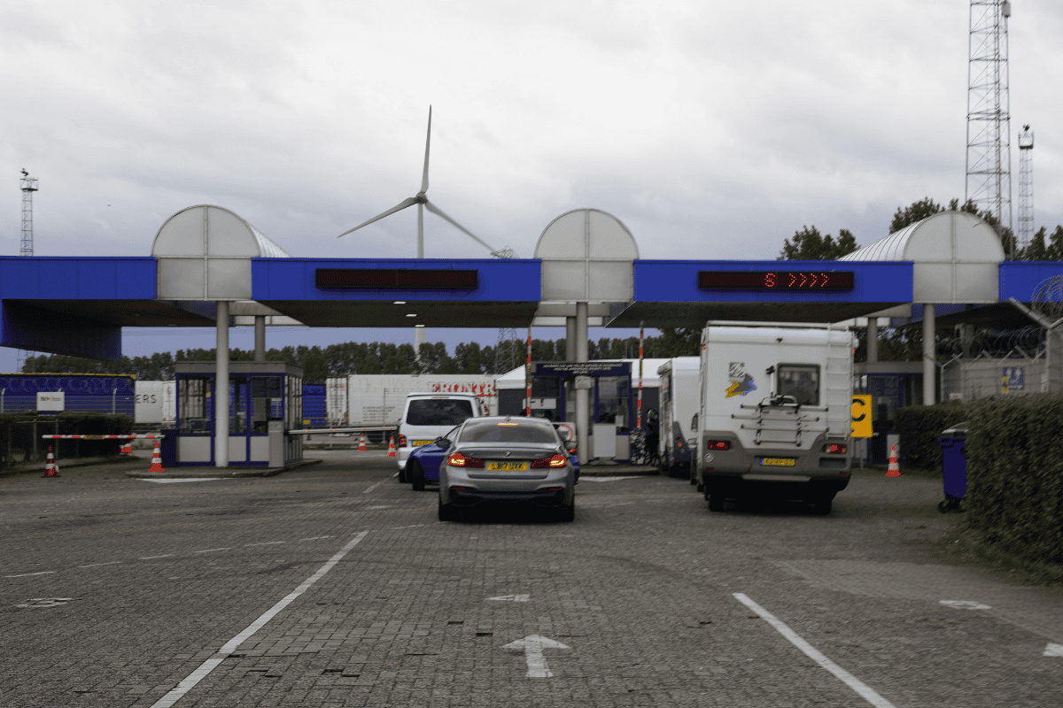Campers and caravans lined up at the terminal to board the ferry to Rotterdam